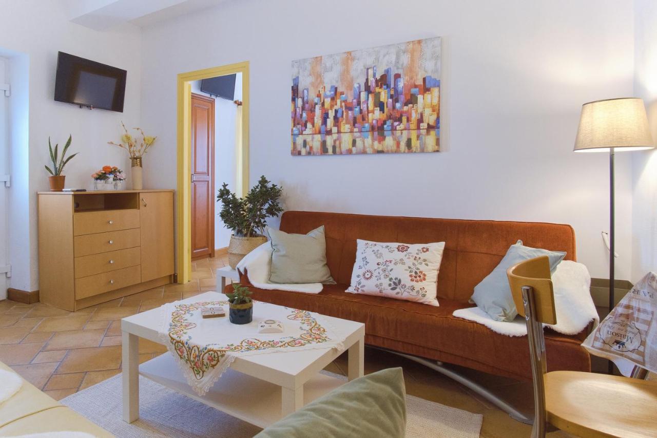 Odyssey Apartment ปาร์กา ภายนอก รูปภาพ